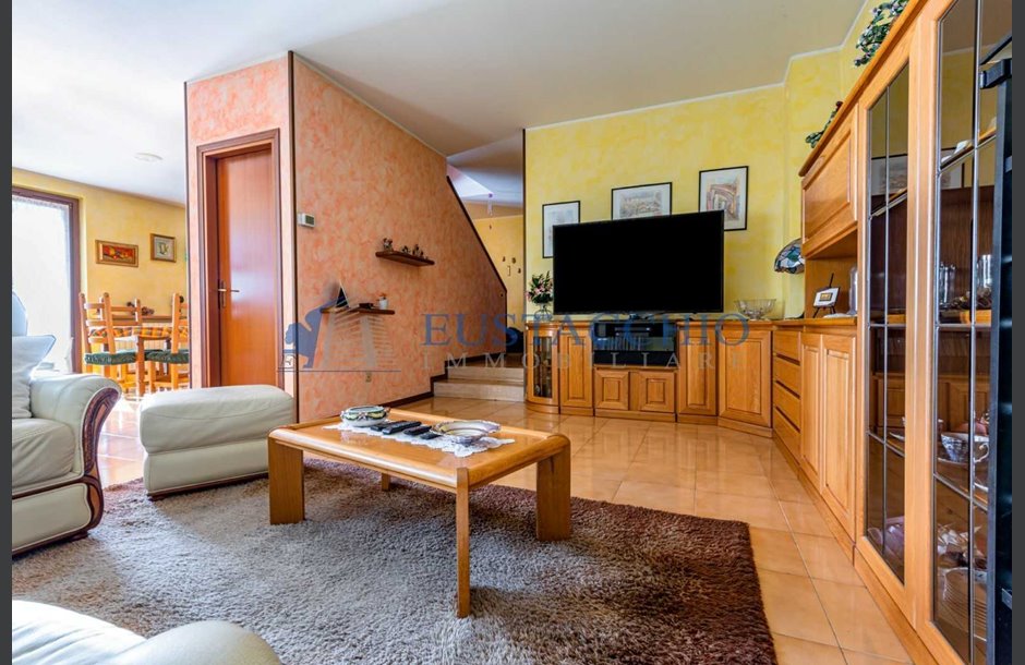 Vendita villa di testa con box doppio Treviolo - 315.000 € 1_tn