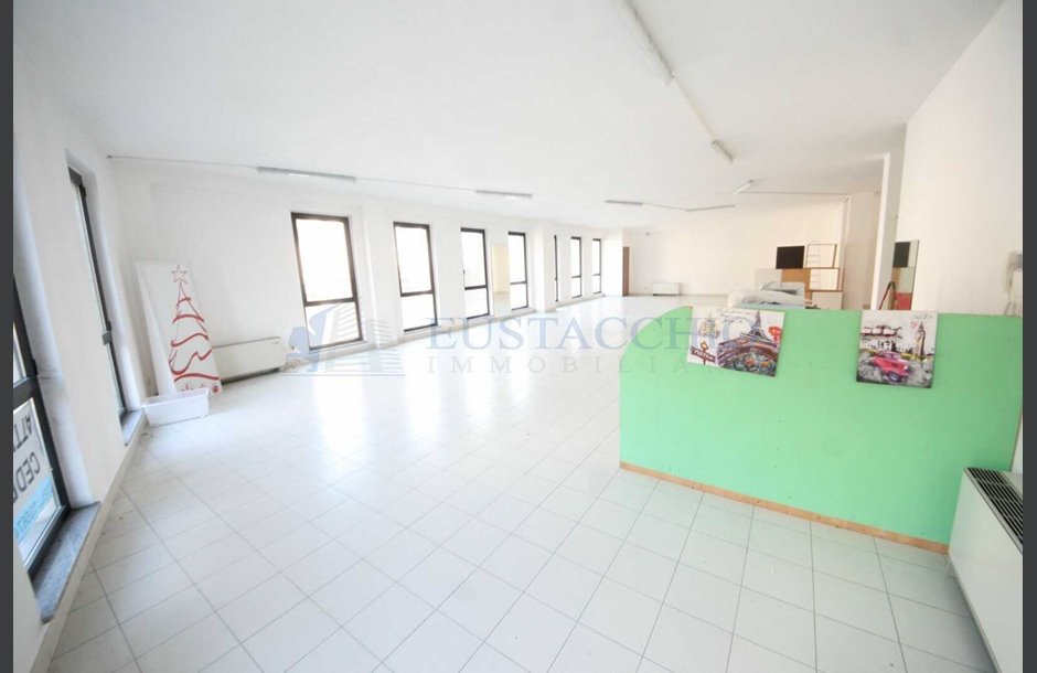 Vendita ufficio con box singolo Borgo di Terzo - 94.500 € IMG_3250_tn