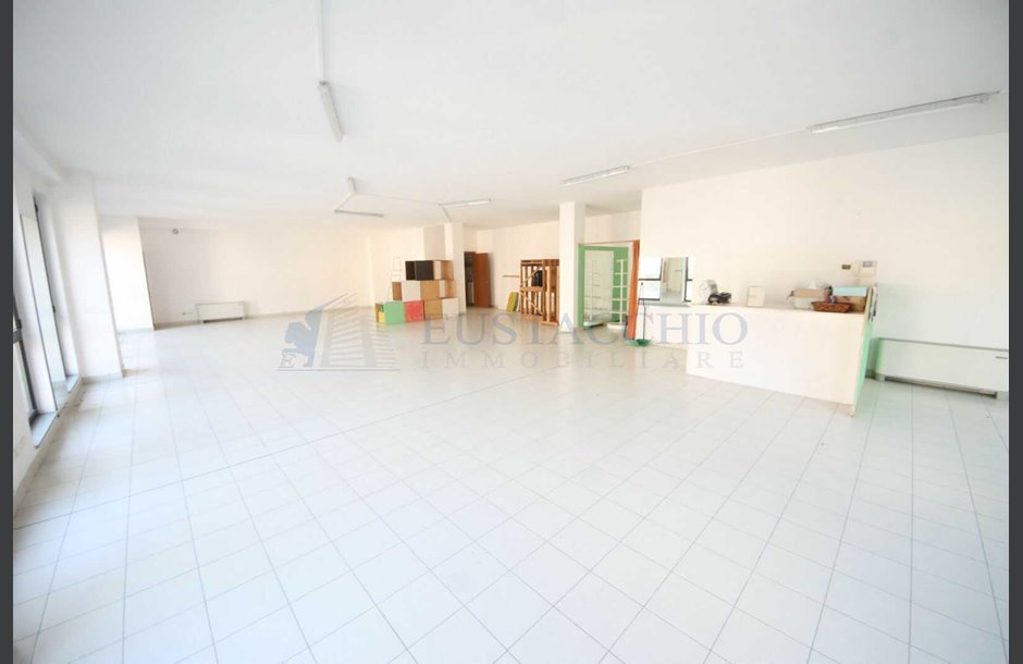 Vendita ufficio con box singolo Borgo di Terzo - 94.500 € IMG_3248_tn