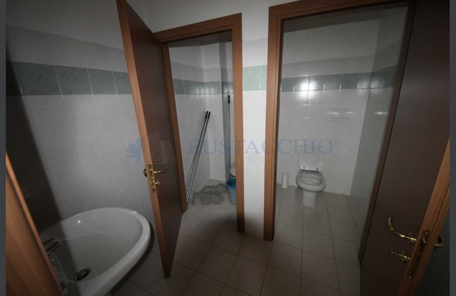Vendita ufficio con box singolo Borgo di Terzo - 94.500 € IMG_3254_tn