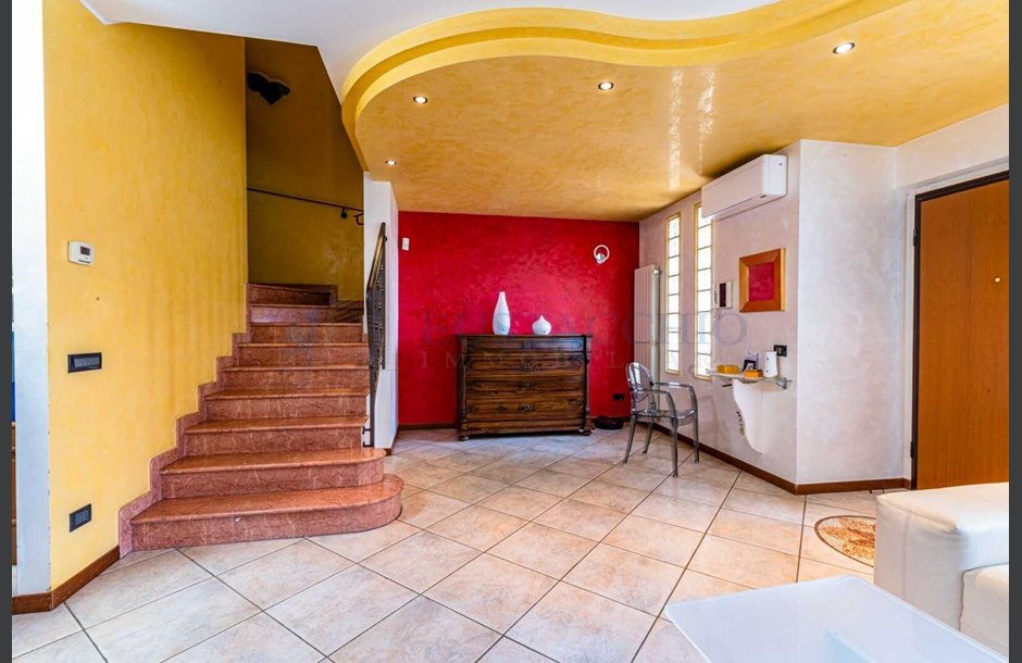 Vendita villa di testa con box doppio Orio al Serio - 315.000 € _JCI6170_tn