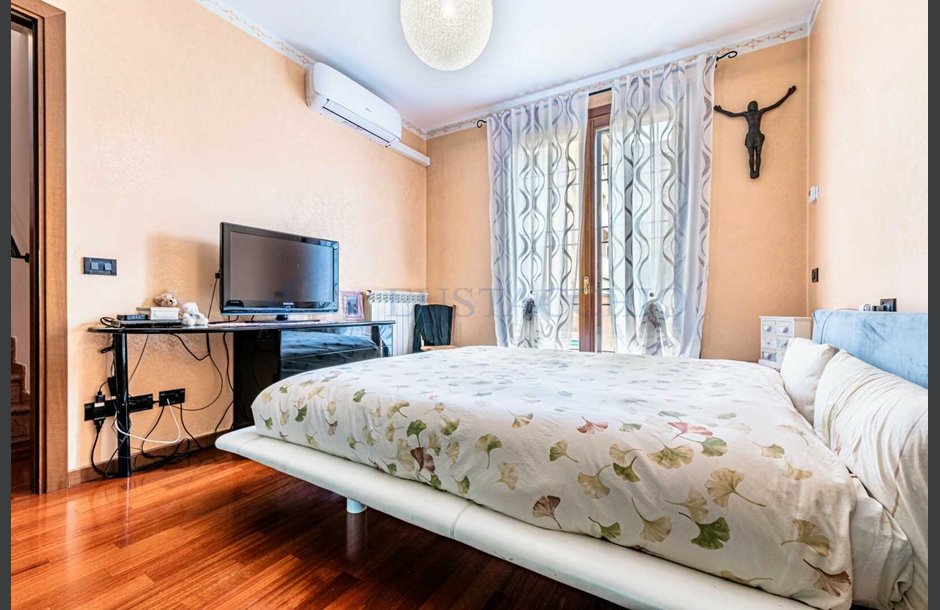 Vendita villa di testa con box doppio Orio al Serio - 315.000 € 9_tn-3