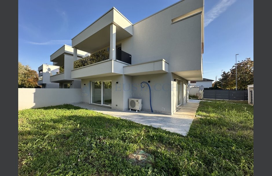 Nuovo sul mercato Nuova costruzione vendita villa cantiere Treviolo - 759.000 € IMG_7316_tn