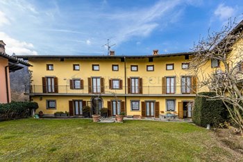 Vendita villa con box quadruplo ristrutturato Bergamo - trattativa riservata