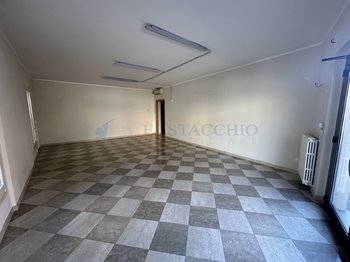 Vendita negozio Spirano - 75.000 €