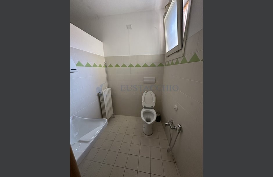 Vendita negozio Spirano - 75.000 € IMG_0066_tn