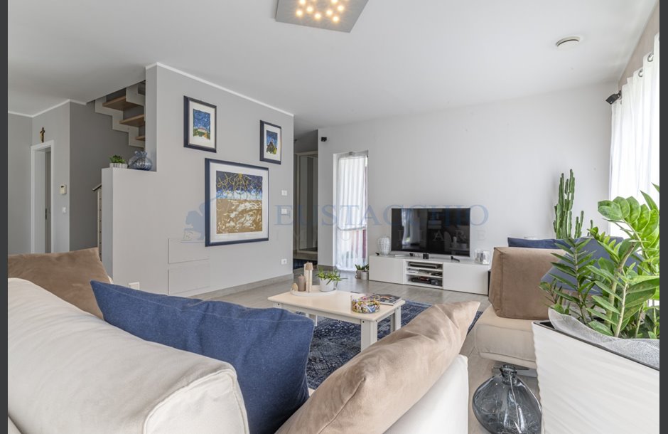 Vendita villa con box triplo Zanica - 599.000 € _JCI3912_tn