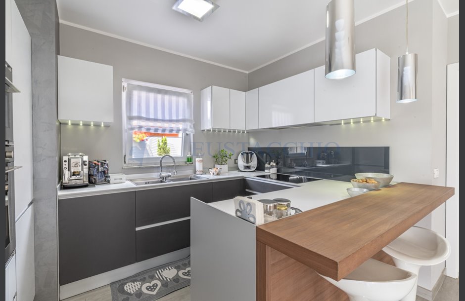 Vendita villa con box triplo Zanica - 599.000 € 14_tn-1