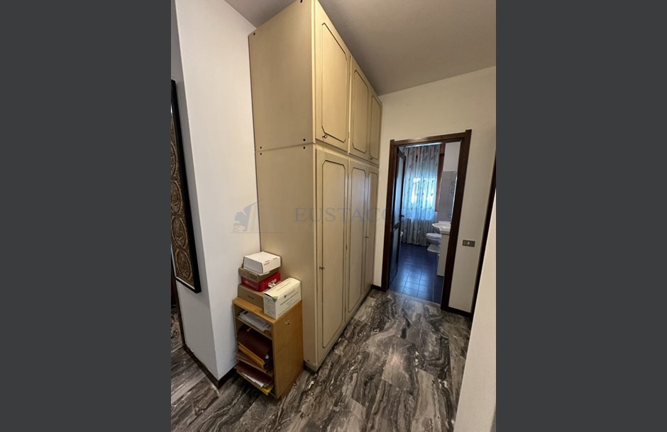 Vendita quadrilocale con box singolo ristrutturato Bergamo - 215.000 € IMG_5668_tn