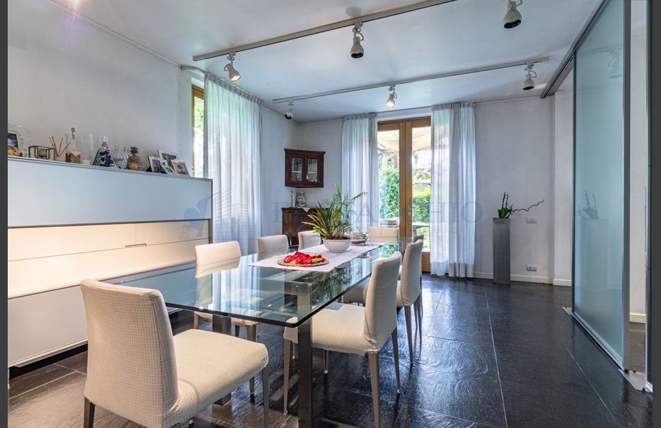 Vendita villa con box quadruplo Brembate di Sopra - 849.000 € 1_tn-19