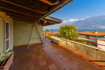 Vendita palazzina con box doppio da ristrutturare Lovere - 350.000 €