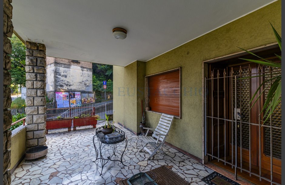 Vendita palazzina con box doppio da ristrutturare Lovere - 350.000 € _JCI5823_tn