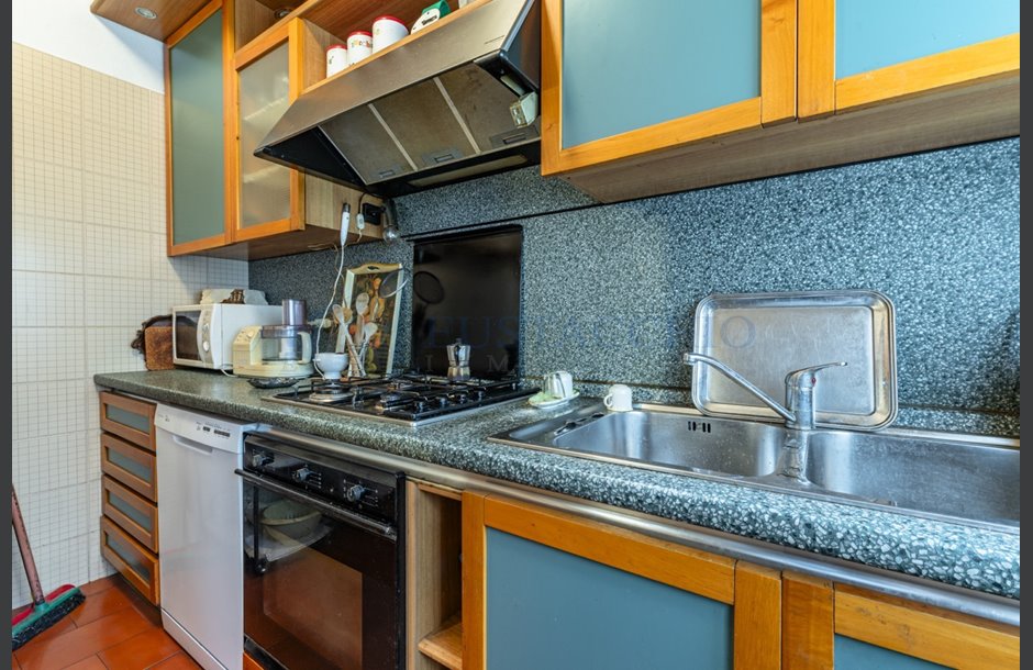 Vendita palazzina con box doppio da ristrutturare Lovere - 350.000 € _JCI5746_tn