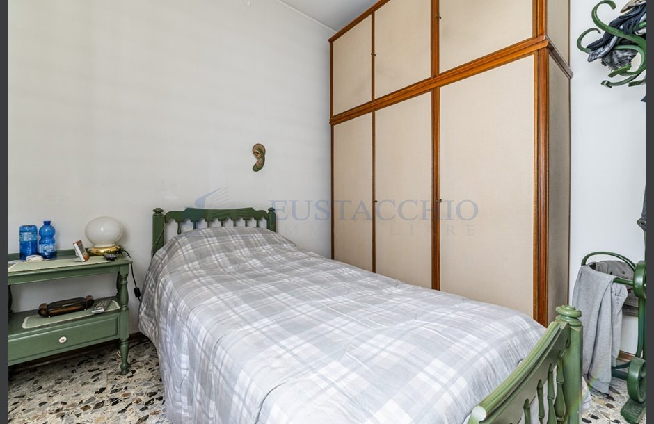 Vendita palazzina con box doppio da ristrutturare Lovere - 350.000 € _JCI5757_tn