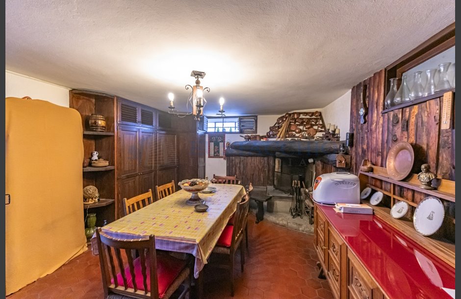 Vendita palazzina con box doppio da ristrutturare Lovere - 350.000 € _JCI5842_tn