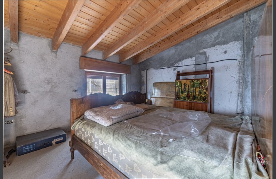 Vendita palazzina con box doppio da ristrutturare Lovere - 350.000 € 3_tn-26